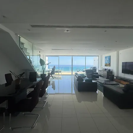 Stunning Penthouse With Sea And View