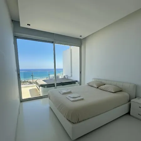 Stunning Penthouse With Sea And View 拉纳卡