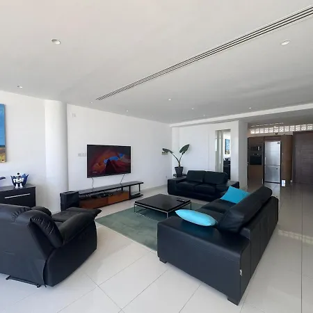 Stunning Penthouse With Sea And View Apartman