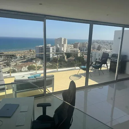 Stunning Penthouse With Sea And View * Lárnaka
