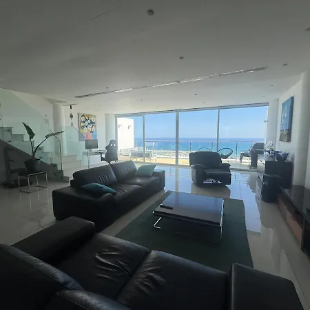 Apartman Stunning Penthouse With Sea And View Lárnaka