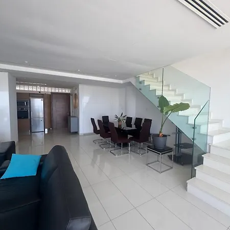 Stunning Penthouse With Sea And View Apartman