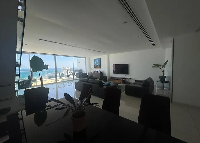 Διαμέρισμα Stunning Penthouse With Sea And View Λάρνακα