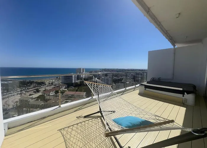 Stunning Penthouse With Sea And View Διαμέρισμα Λάρνακα