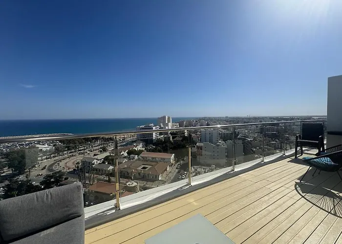 Stunning Penthouse With Sea And View Apartment *