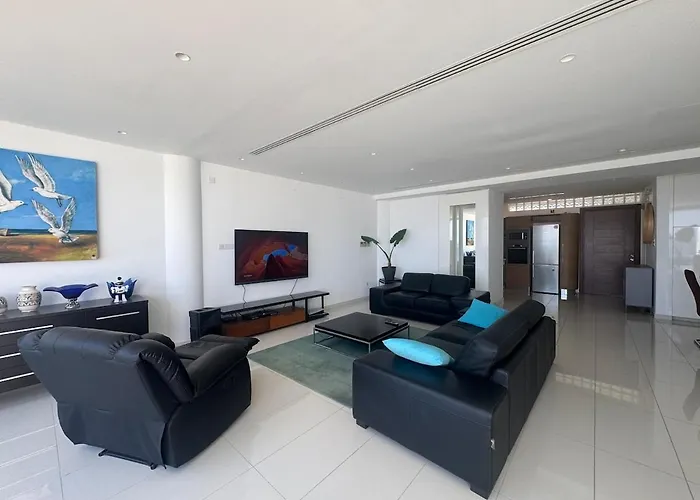 Stunning Penthouse With Sea And View Apartment