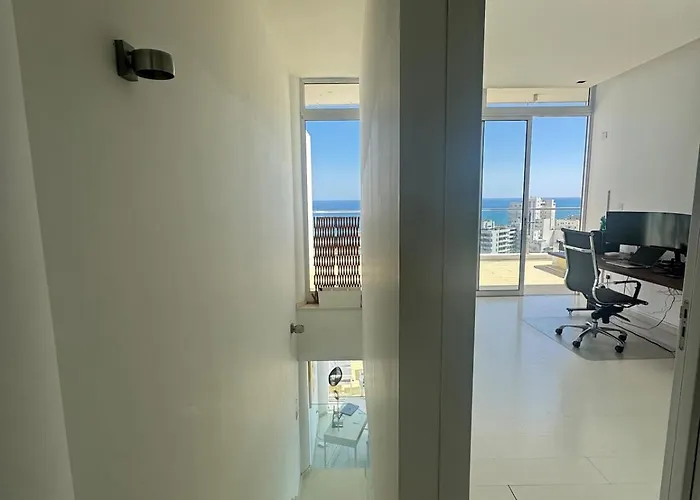 Stunning Penthouse With Sea And View *