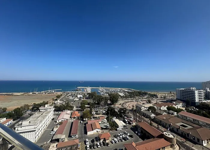 Stunning Penthouse With Sea And View * Larnaka