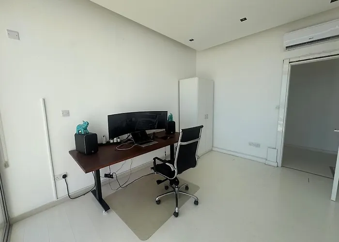 Διαμέρισμα Stunning Penthouse With Sea And View Λάρνακα