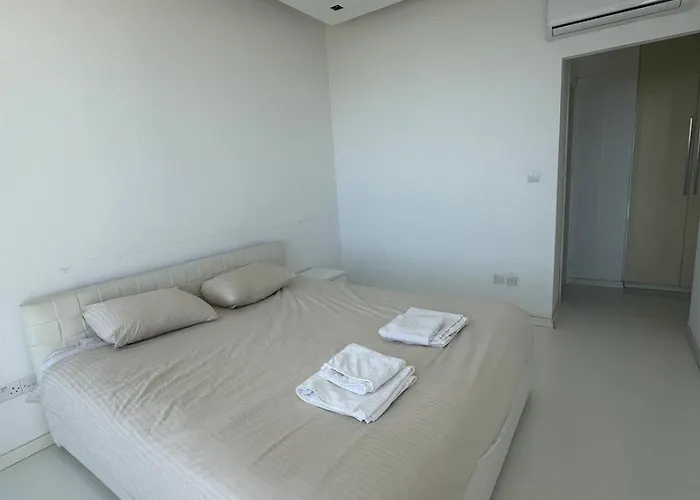 Stunning Penthouse With Sea And View