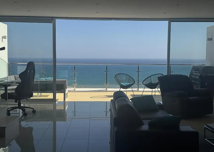 Stunning Penthouse With Sea And View Apartment