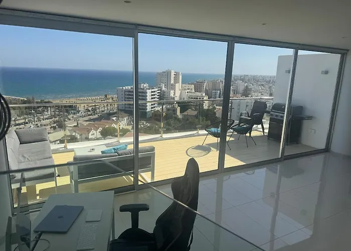 Stunning Penthouse With Sea And View * Larnaka
