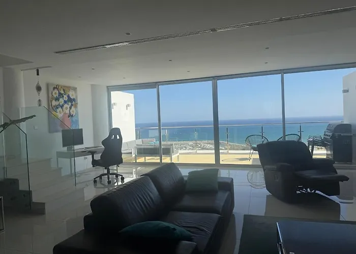 Stunning Penthouse With Sea And View * Larnaka