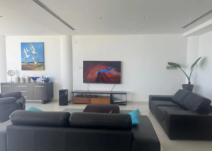 Stunning Penthouse With Sea And View Apartment Larnaka