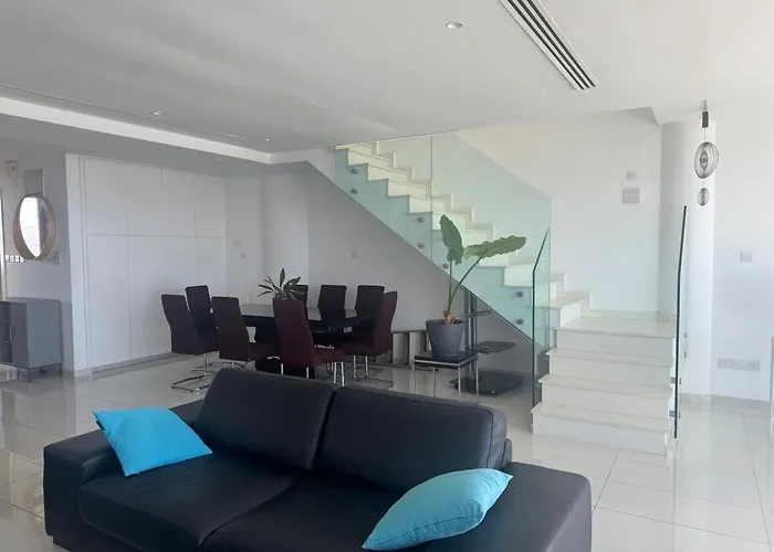 Stunning Penthouse With Sea And View Apartment