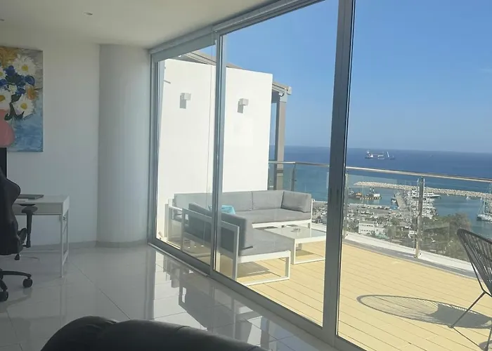 Stunning Penthouse With Sea And View *