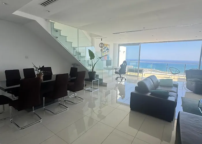Stunning Penthouse With Sea And View * Λάρνακα