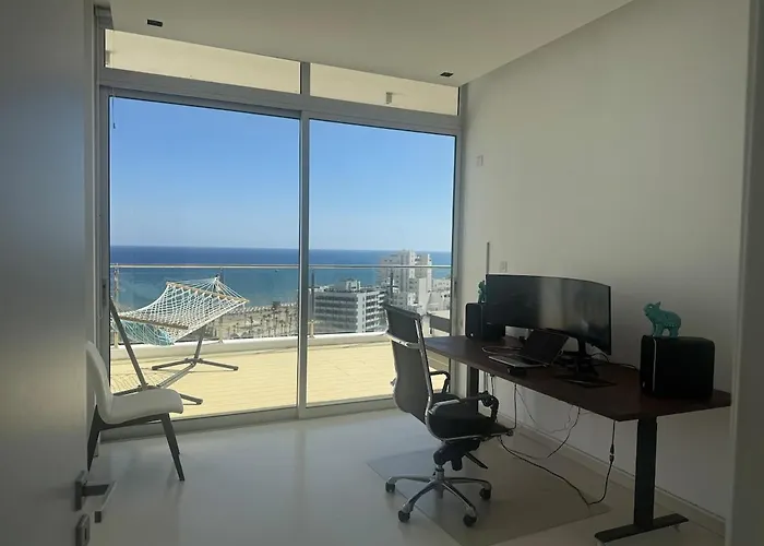 Stunning Penthouse With Sea And View Διαμέρισμα *