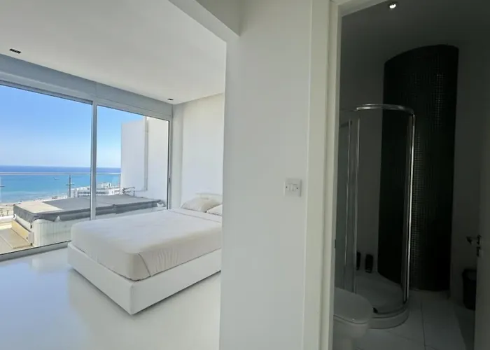 Stunning Penthouse With Sea And View *