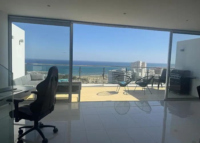 Διαμέρισμα Stunning Penthouse With Sea And View