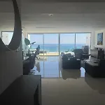 Stunning Penthouse With Sea And View アパート ラルナカ