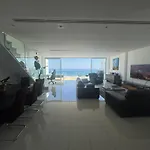 Stunning Penthouse With Sea And View * ラルナカ
