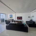 Stunning Penthouse With Sea And View ラルナカ