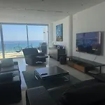 アパート Stunning Penthouse With Sea And View ラルナカ