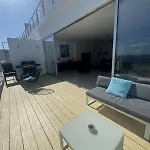Stunning Penthouse With Sea And View アパート ラルナカ