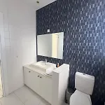アパート Stunning Penthouse With Sea And View