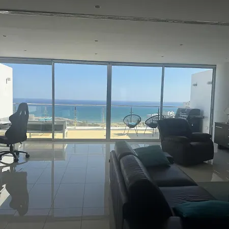 アパート Stunning Penthouse With Sea And View ラルナカ