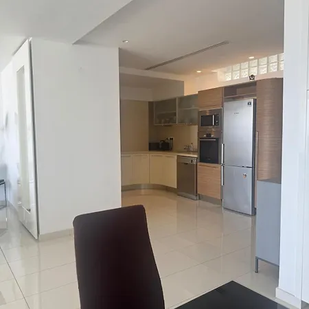Stunning Penthouse With Sea And View Lárnaca